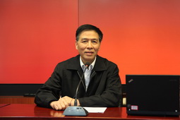 省安监局政策法规处林学侬处长就“安全生产法制工作”和广大网友进行实时交流。2.jpg